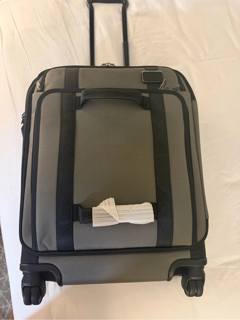 Tumi Merge Continental Front Lid 4 Wheeled Carry on Grey/Black